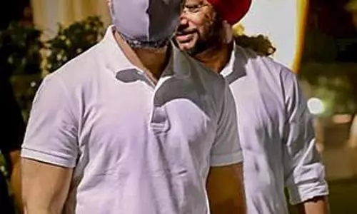 ﻿18 opposition party leaders vow to fight BJP together; gather at Kharges house