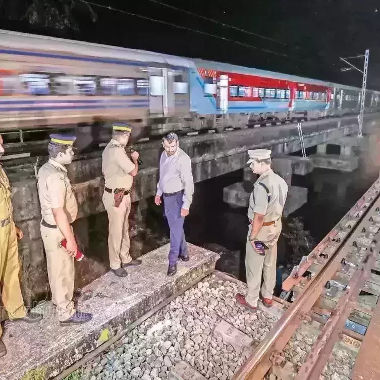 Unidentified assailant sets passengers on fire aboard train in Kerala, three found dead