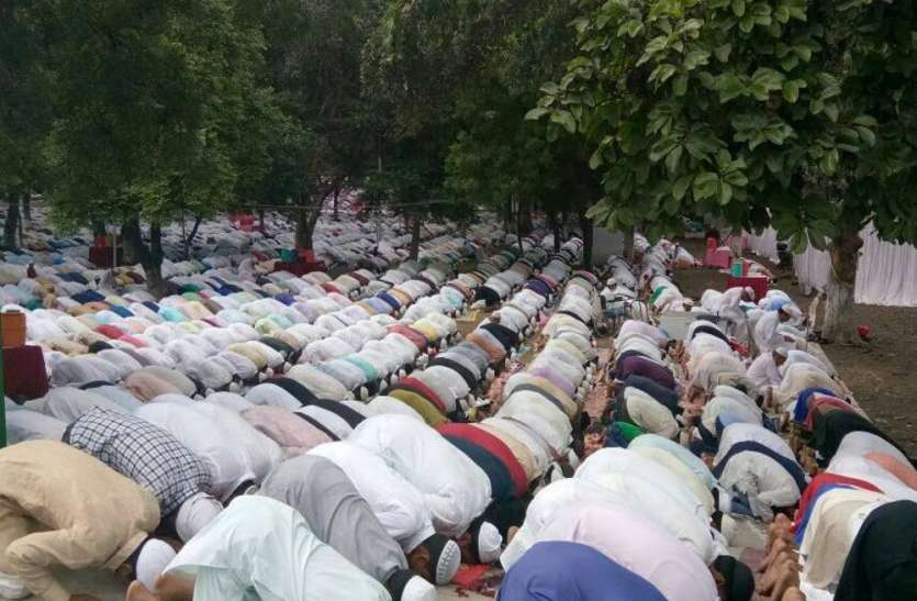 Offering namaz on govt property: 28 booked for rioting, trespass & hurting religious sentiments in UP Offering namaz on govt property: 28 booked for rioting, trespass & hurting religious sentiments in UP