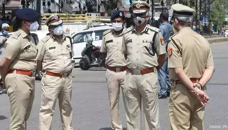 Delhi top cop orders removal of ‘complex’ Urdu, Persian words from FIRs Delhi top cop orders removal of ‘complex’ Urdu, Persian words from FIRs