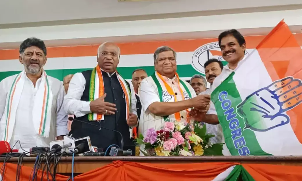 Ktaka: Jagadish Shettar joins Congress a day after quitting BJP, Kharge dubs it sign of winning 150 seats