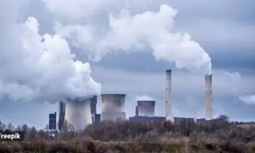 New study finds sleep quality influenced by air pollution, heat