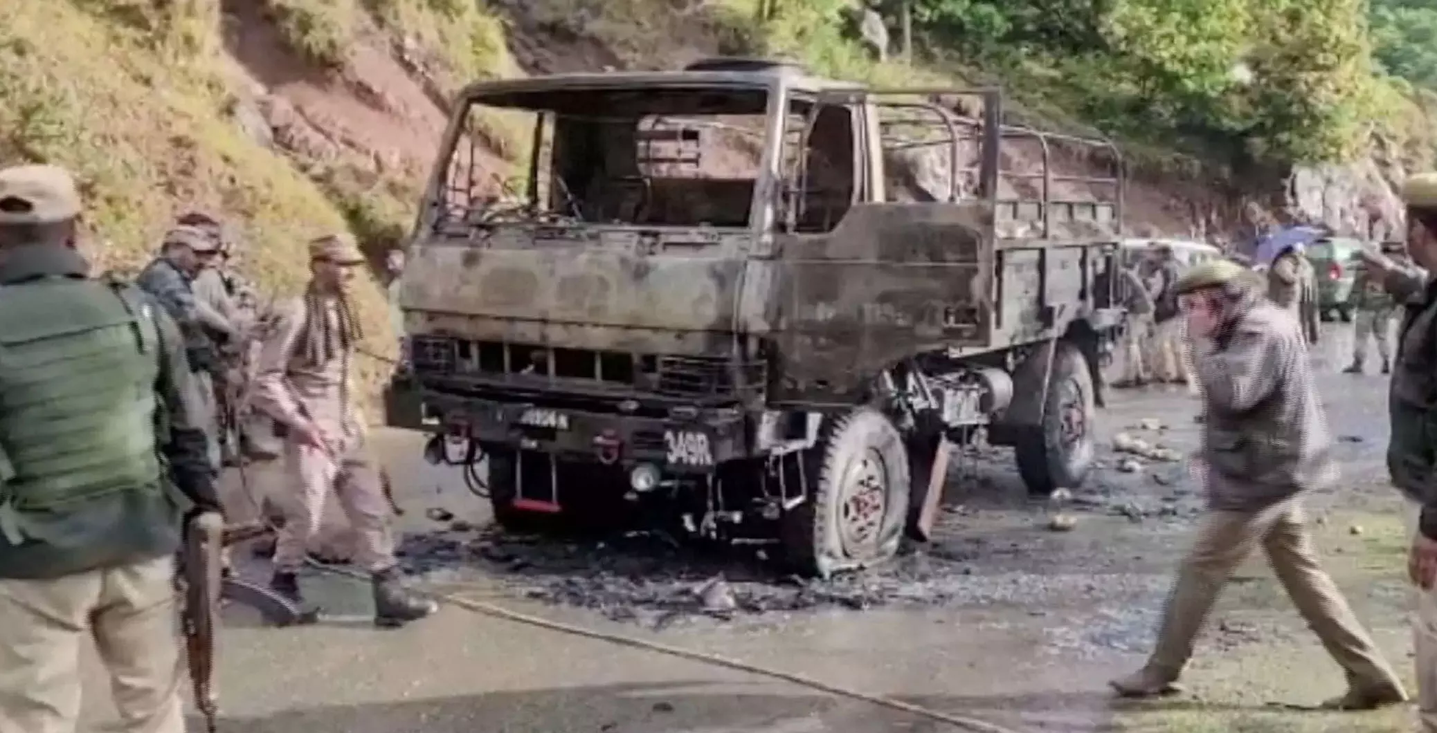 5 soldiers killed as terrorists attack Army vehicle in J&K, one injured