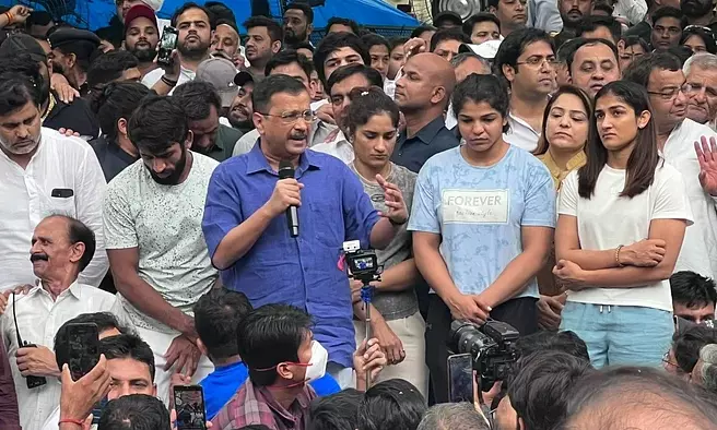 Kejriwal joins protesting wrestlers at Jantar Mantar, extends support