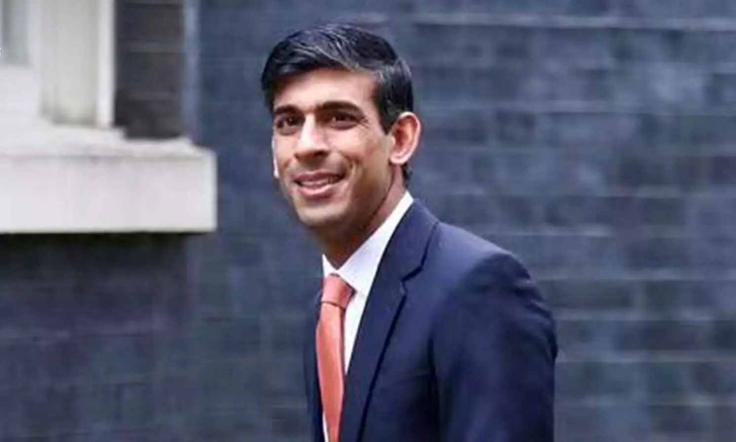 UK PM Rishi Sunak supports new oil and gas exploration amid environmental concerns