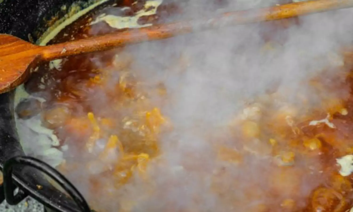 TN College students dies after falling into boiling rasam at wedding