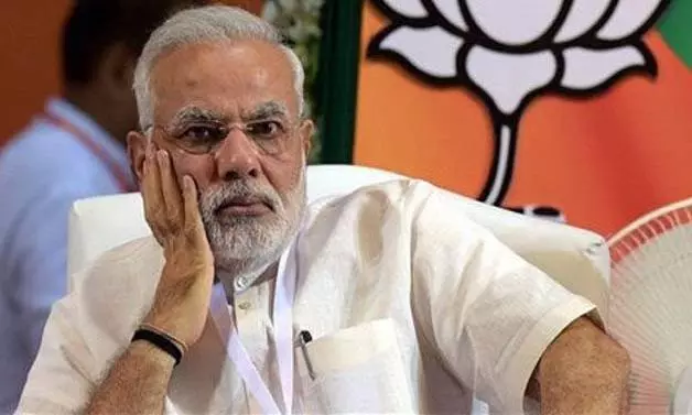 BJP worker hurls cell phone at Prime Minister Modi in Karnataka