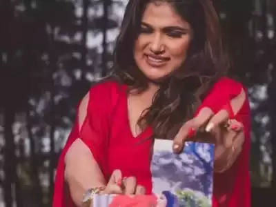 Mullum Malarum actress posts divorce photoshoot, says it is ok to leave a bad marriage Mullum Malarum actress posts divorce photoshoot, says it is ok to leave a bad marriage