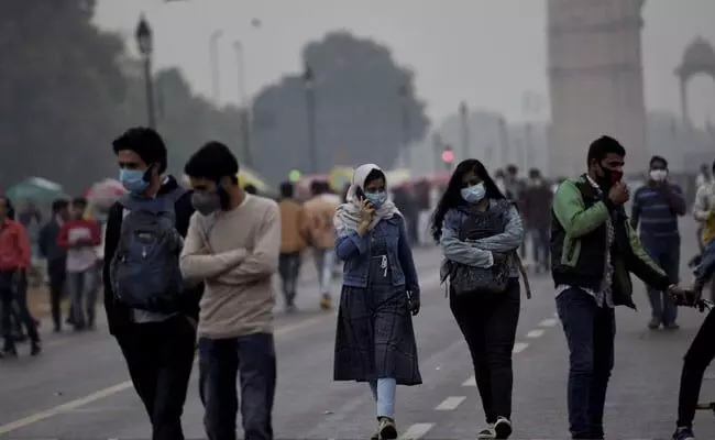 Delhi records min temperature of 20 degree Celsius, IMD predicts cloudy sky with light rain