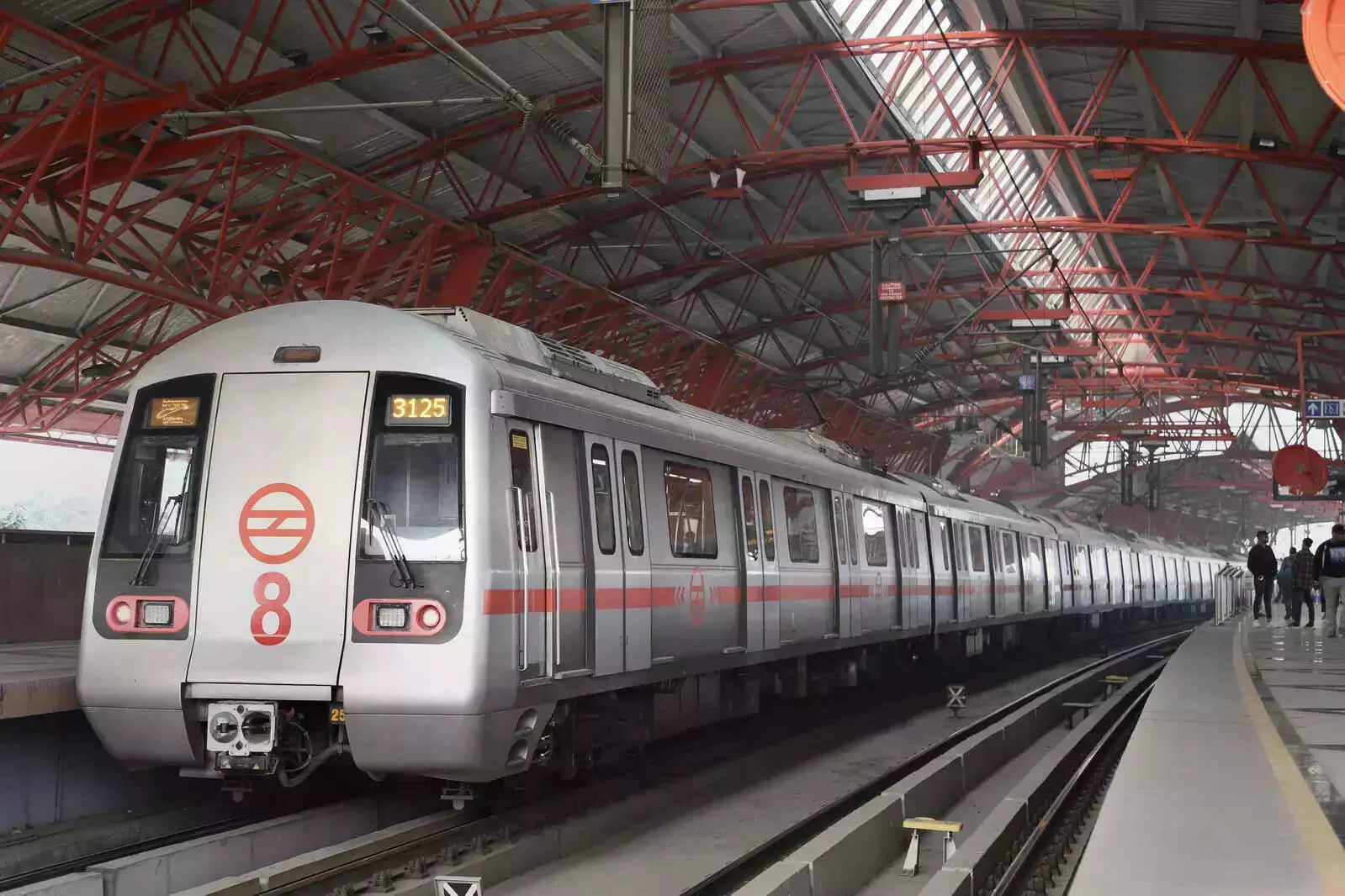 Air Pollution: Delhi Metro to run 40 more trains on all routes from Delhi
