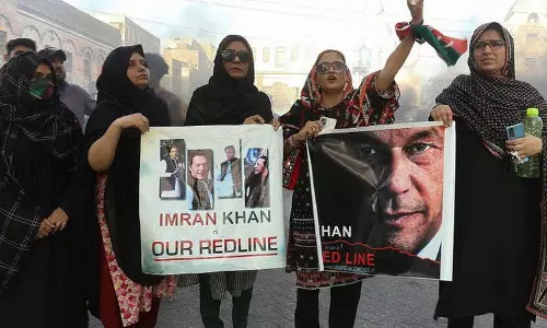 At 10 am today Imran Khan’s supporters to gather near court for his speech