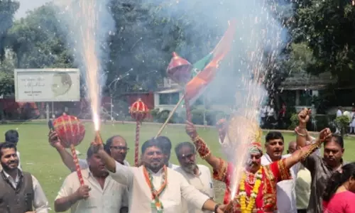 Congress headquarters in Delhi jubilant after Karnataka election result updates