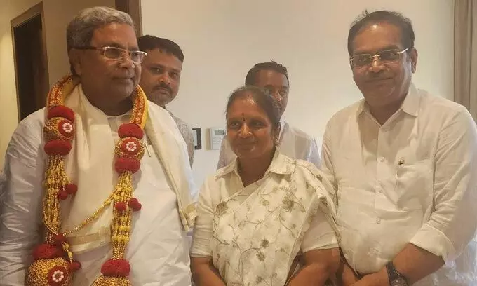Independent MLA offers Congress support in Karnataka