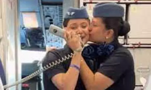IndiGo Air hostess on Mother’s Day gets a kiss from mother aboard