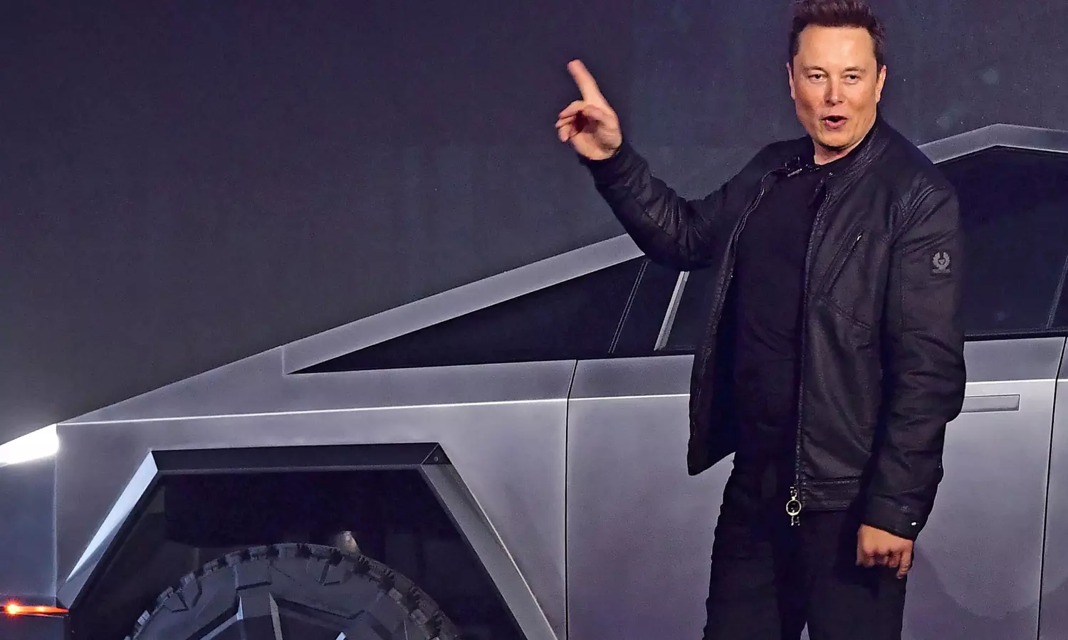 No one can join Tesla, even as a contractor: Musk tells executives