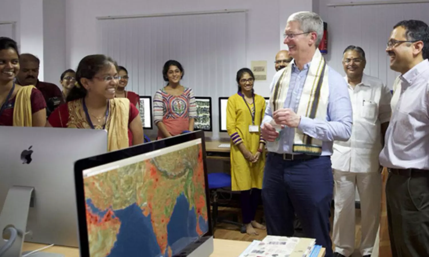 India launches $2 Billion incentive to attract laptop makers including Apple