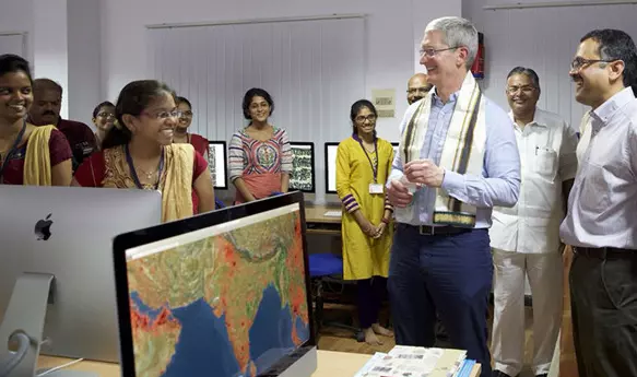 India launches $2 Billion incentive to attract laptop makers including Apple India launches $2 Billion incentive to attract laptop makers including Apple