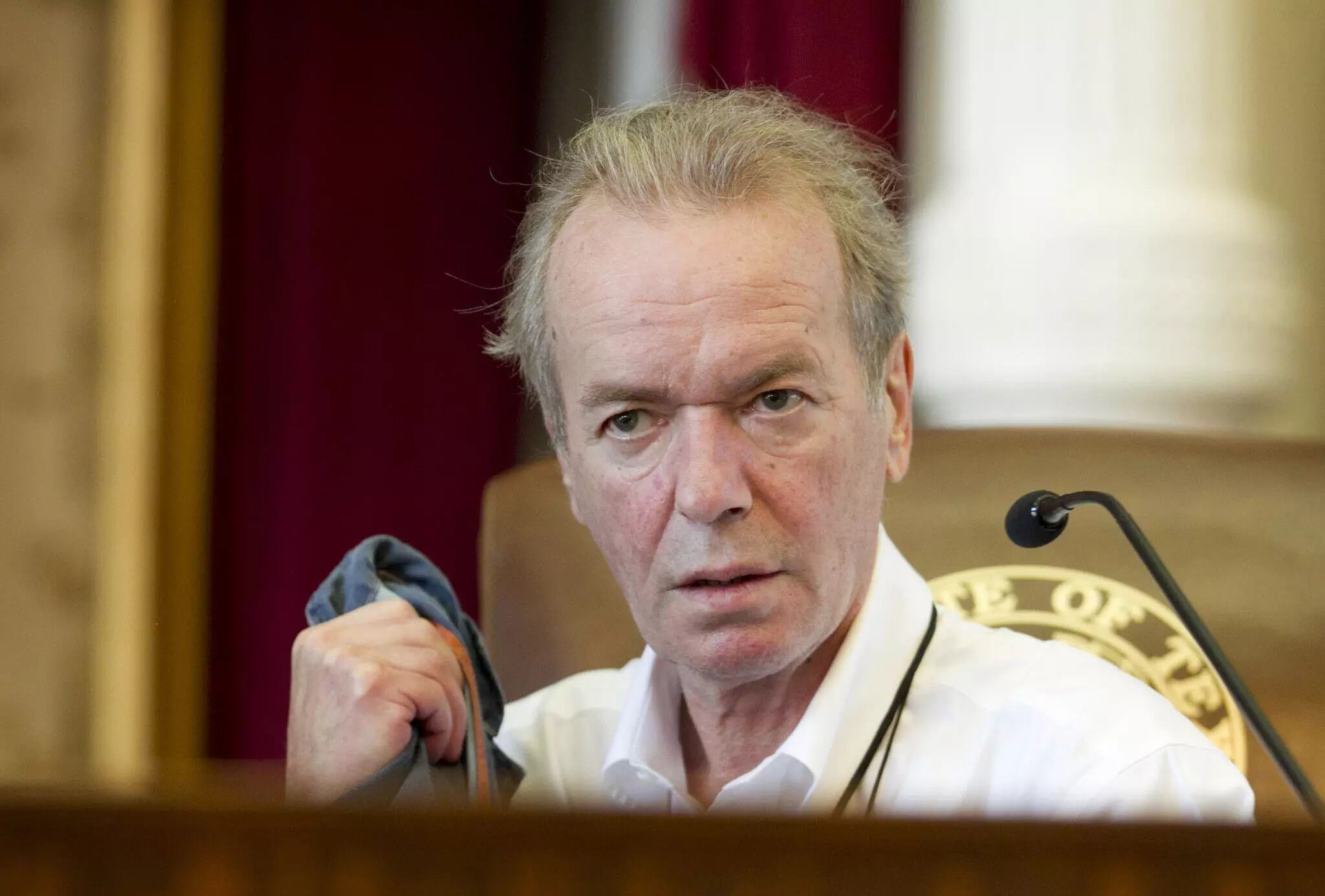 Martin Amis, British author of trend-setting novels including ‘Money’ dies