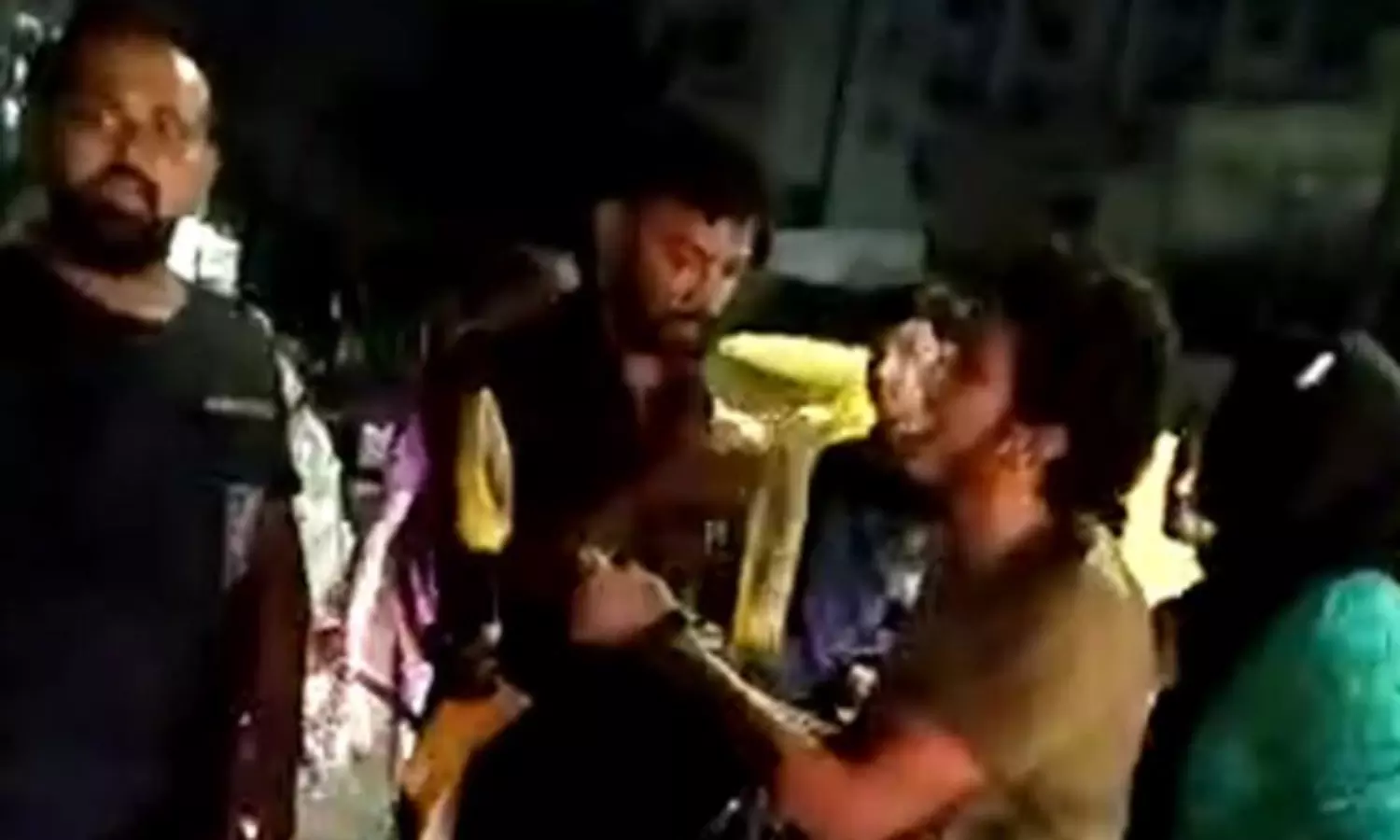 Men who waylaid woman in hijab with a Hindu man on bike ask her don’t let down Islam