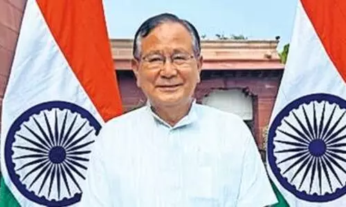 Manipur mob tries to attack home of the Union Minister with him inside
