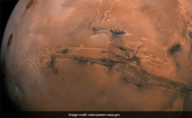 Signs of soaked sand dunes, rushing rivers found by NASA, China Rovers on Mars