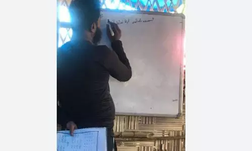 Rohingya refugees harness power of WhatsApp groups to revive language and identity