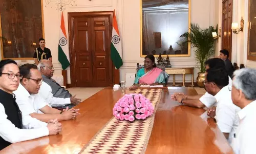 Modi busy with K’taka polls when Manipur was burning: Congress leaders meet Prez, seeks probe