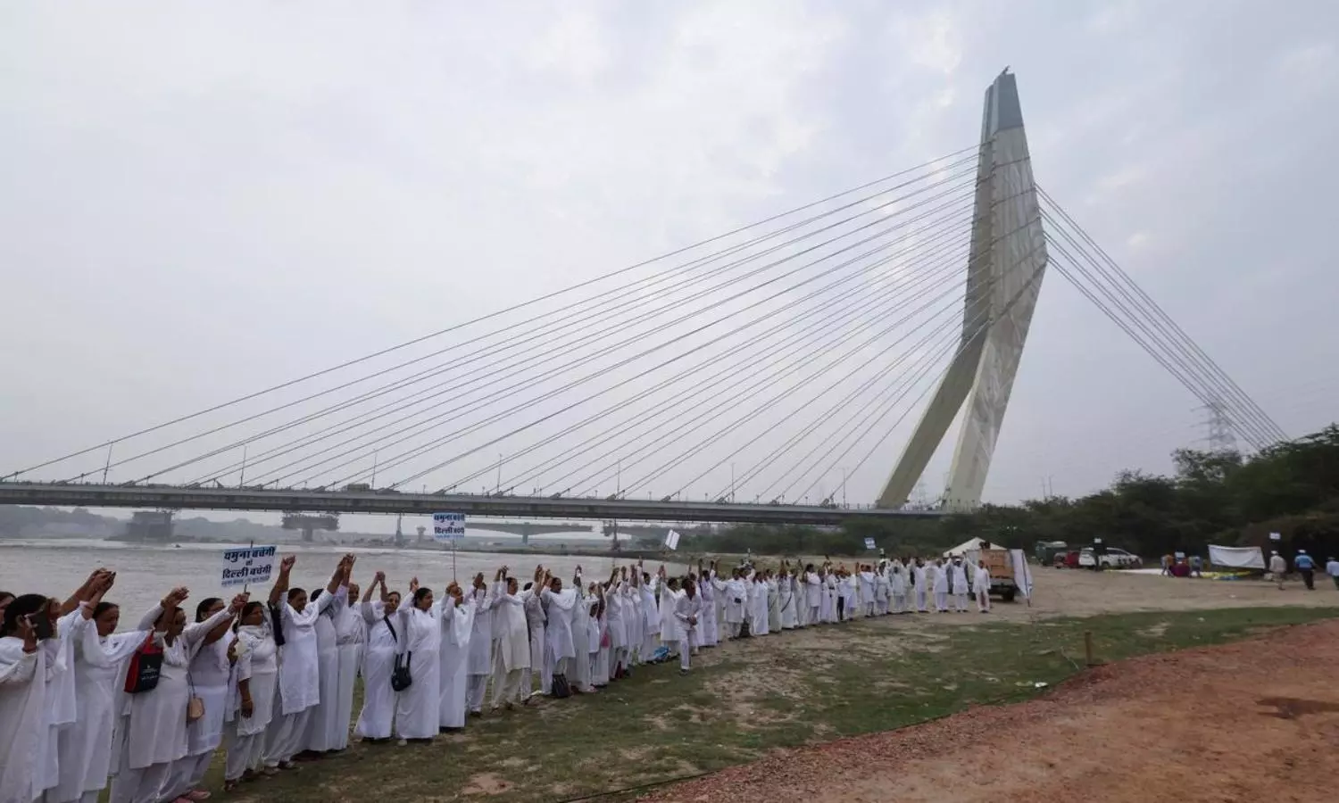 Human chains formed along Yamuna to protect river from severe pollution