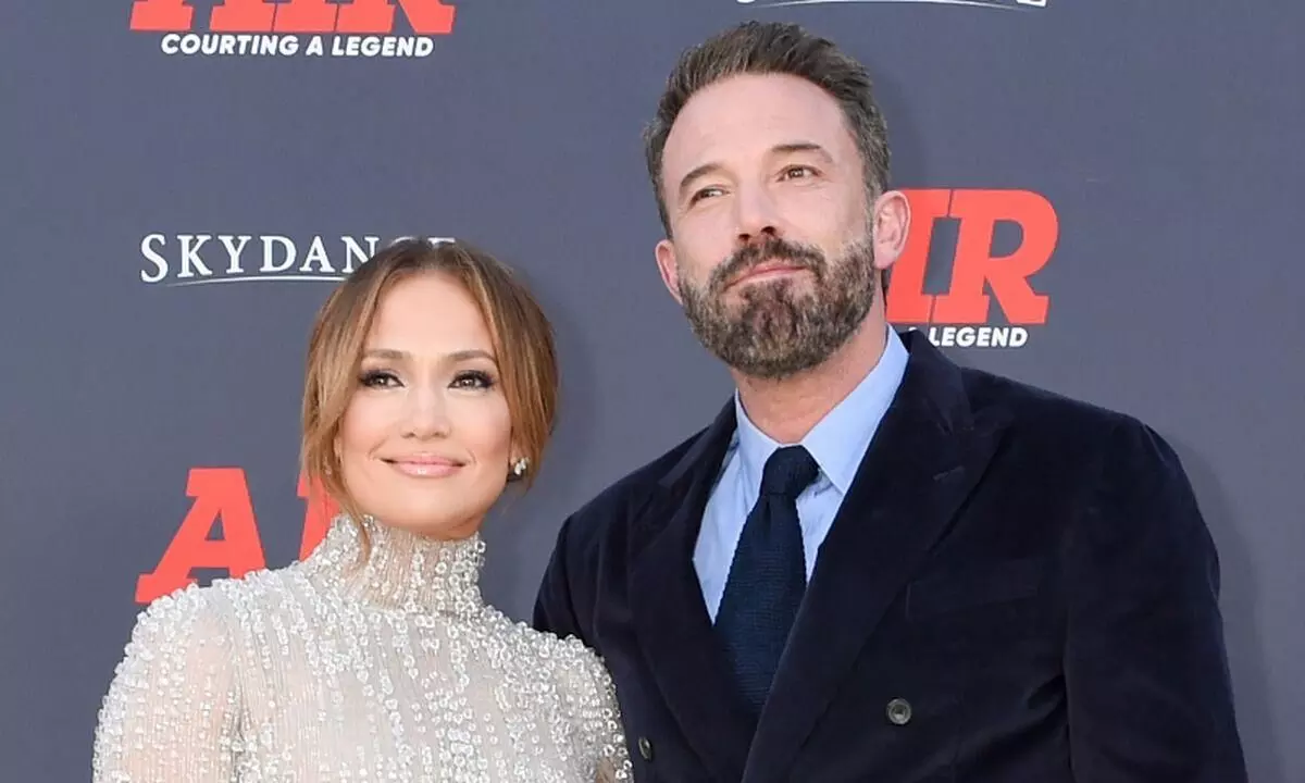 Writers strike derails shoot of Ben Afflecks upcoming film with wife Jennifer Lopez