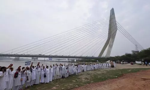Human chains formed along Yamuna to protect river from severe pollution