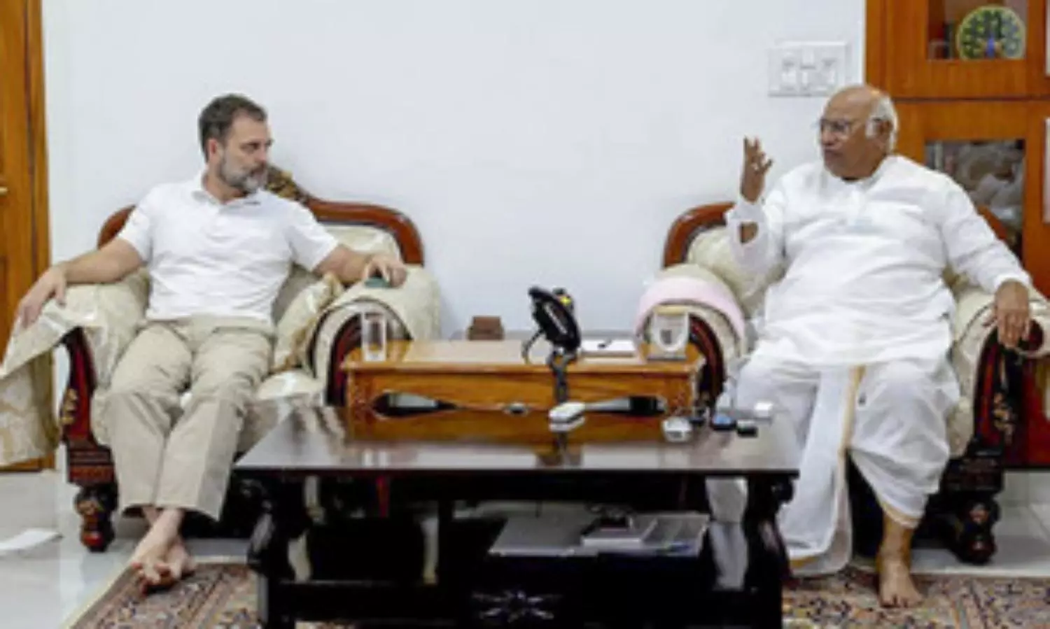 Kharge, Rahul to attend oppn meeting in Patna