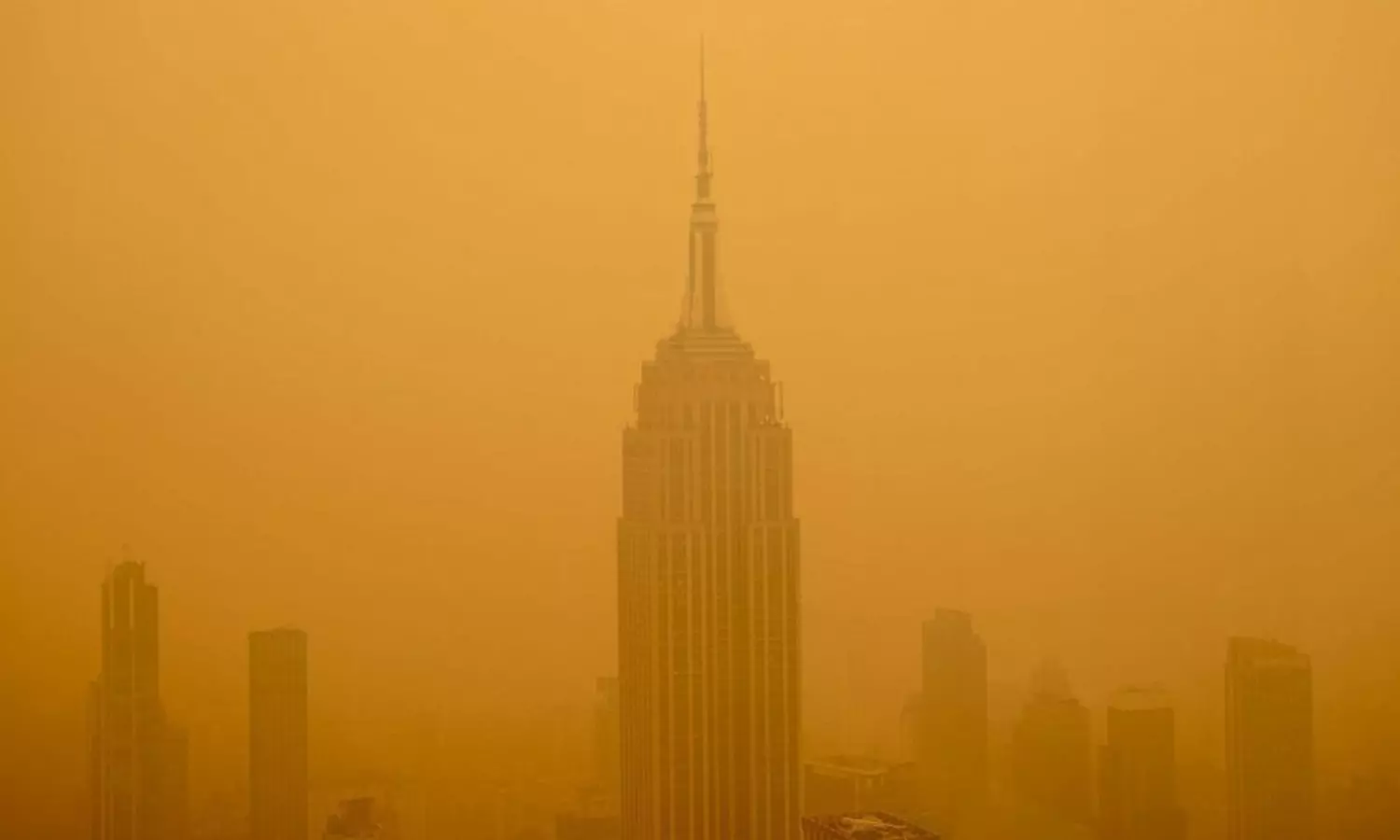 Wildfire in Canada blows to US, NY sets record for air pollution