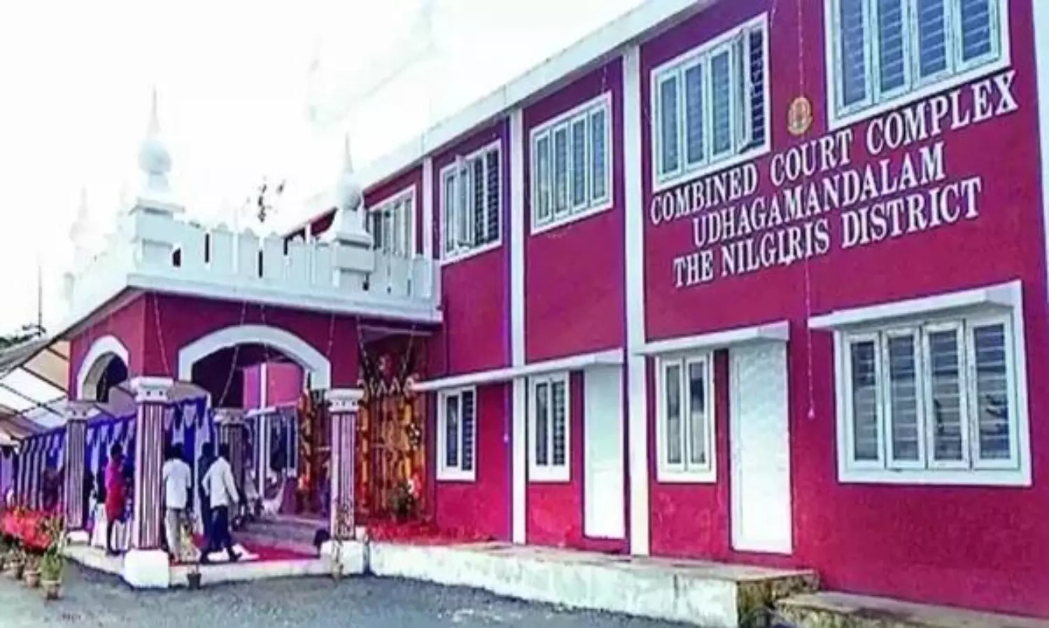 Madras HC directed to address lack of toilet facilities for women lawyers in Nilgiris Court Complex