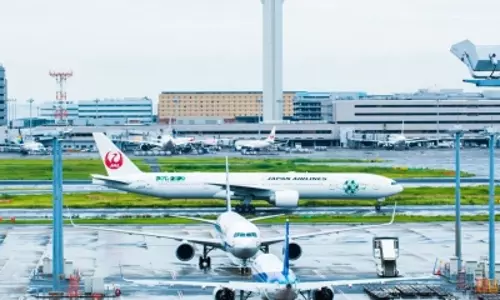 2 passenger planes collide with each other at Tokyo airport
