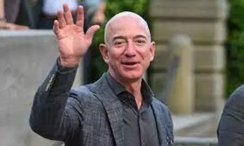 Jeff Bezos confuses stock analysts buying just one Amazon share for $114.77