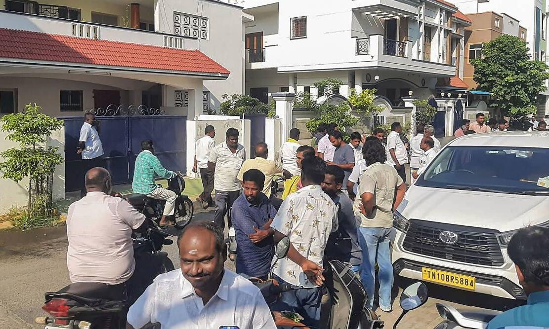 Mamata Banerjee condemns raid at TN ministers home, calls it political vendetta