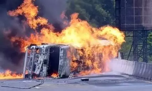 Chemical tanker catches fire on Mumbai-Pune Expressway, 4 dead