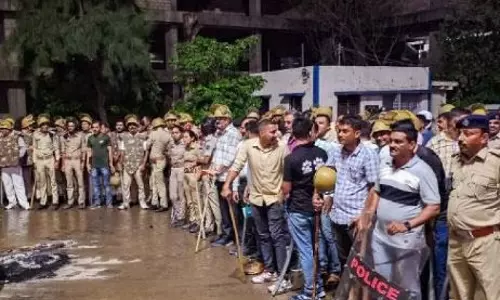 Civic body’s demolition notice of masjid triggers clash in Gujarat, one dead