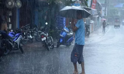 Heavy rains, thunderstorms in Chennai and suburbs; holiday declared for schools