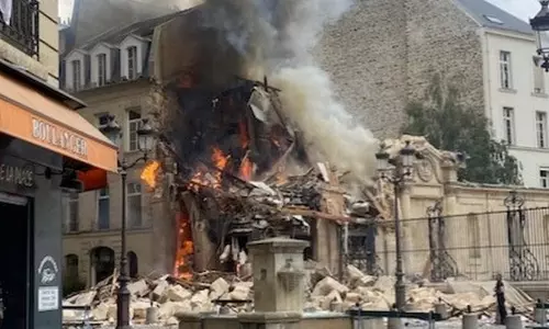 More than 30 injured following large explosion in Paris