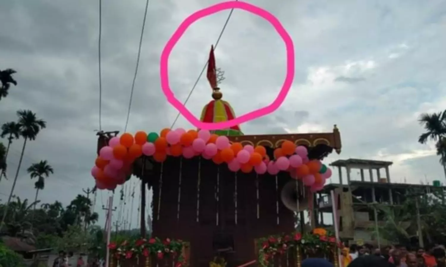 Chariot touches overhead wire, electrocuting 7 to death, injuring 15 in Tripura
