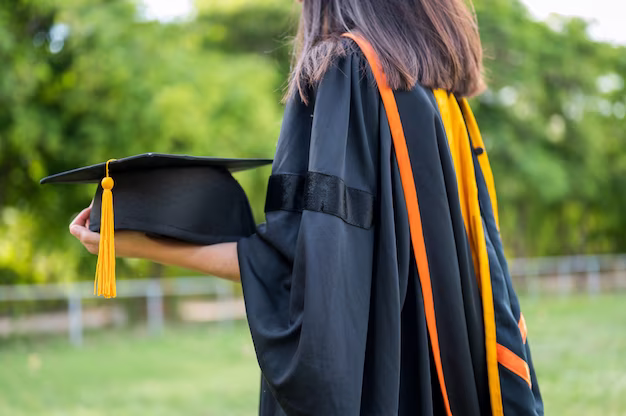 Periyar Universitys ban on black clothes for convocation sparks row