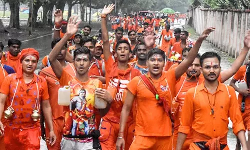 Kanwar yathris ransack eatery in UP over onion in curry