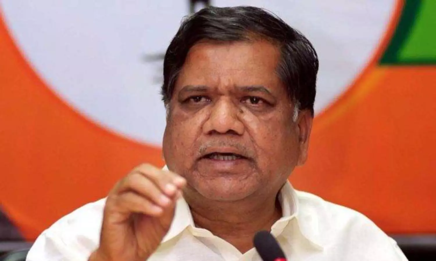 Ex-CM Jagadish Shettar, two others, take oath as Congress MLCs in K’taka