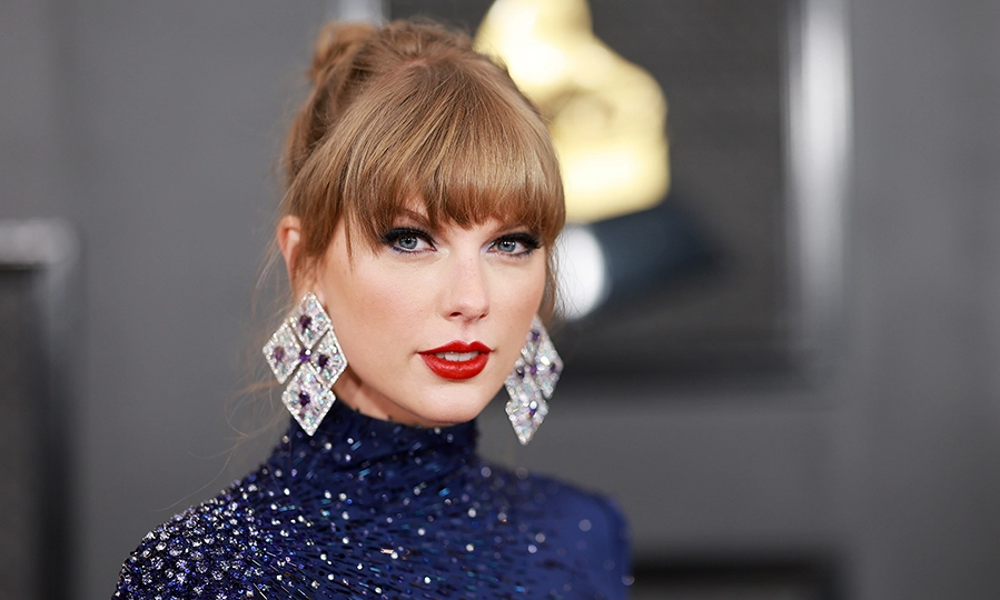 Taylor Swift fined over $3k for failing to clean up trash outside her home Taylor Swift fined over $3k for failing to clean up trash outside her home