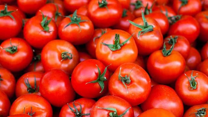 Surging tomato prices: thief steals vegetable worth Rs 2k from Telangana shop