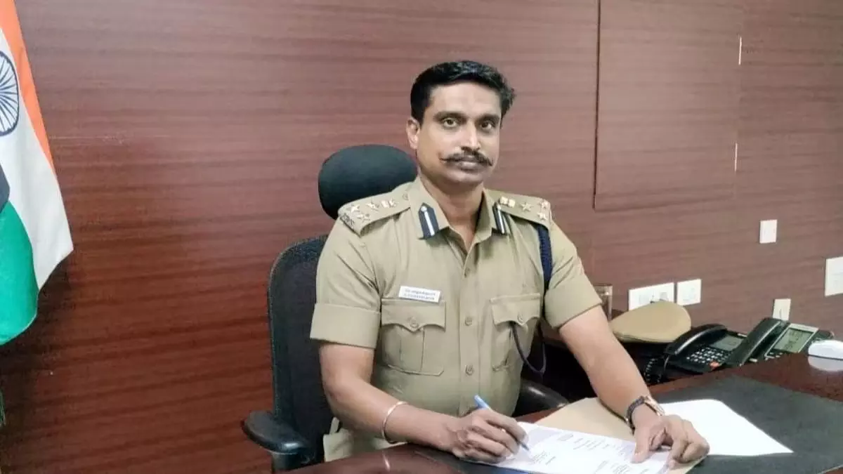Tamil Nadu DIG Vijayakumar shoots himself dead
