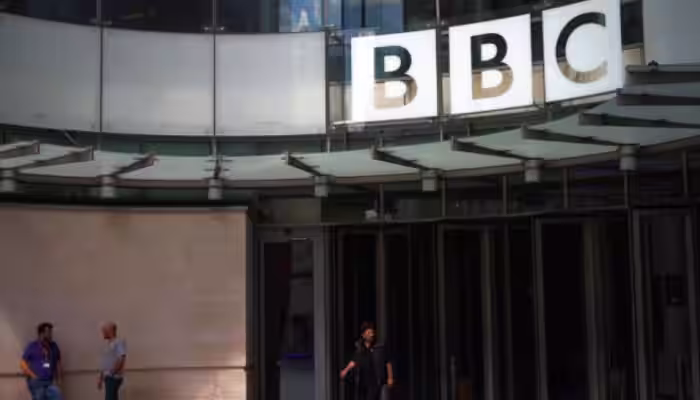 BBC presenter paid teenager for sexual photos, family alleges: report
