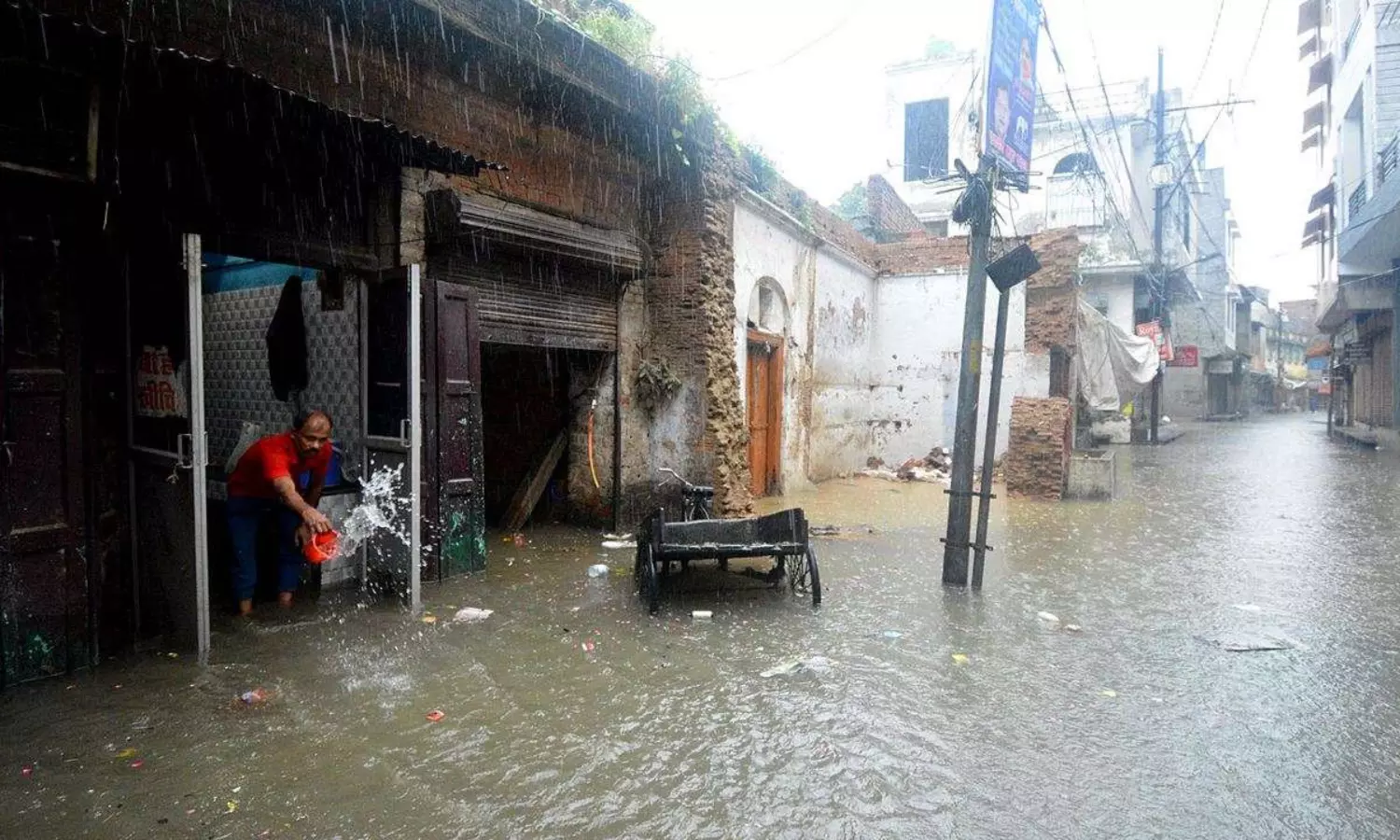 36 die in heavy rains in Uttar Pradesh in the last 24 hours