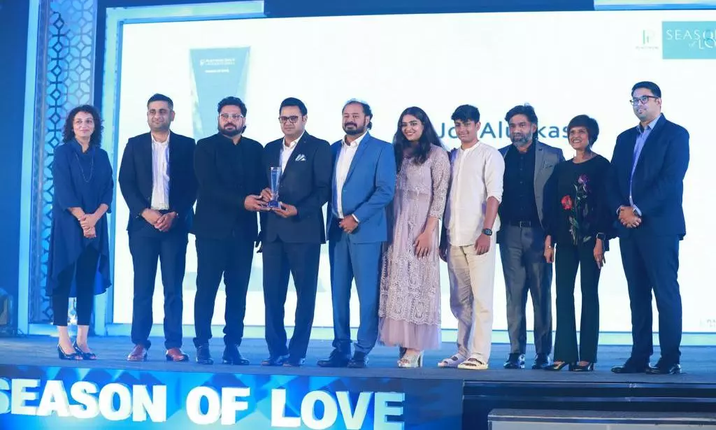 Jos Alukkas triumphs as National Emerging Chain Store at Platinum Season of Love’ Awards 2023